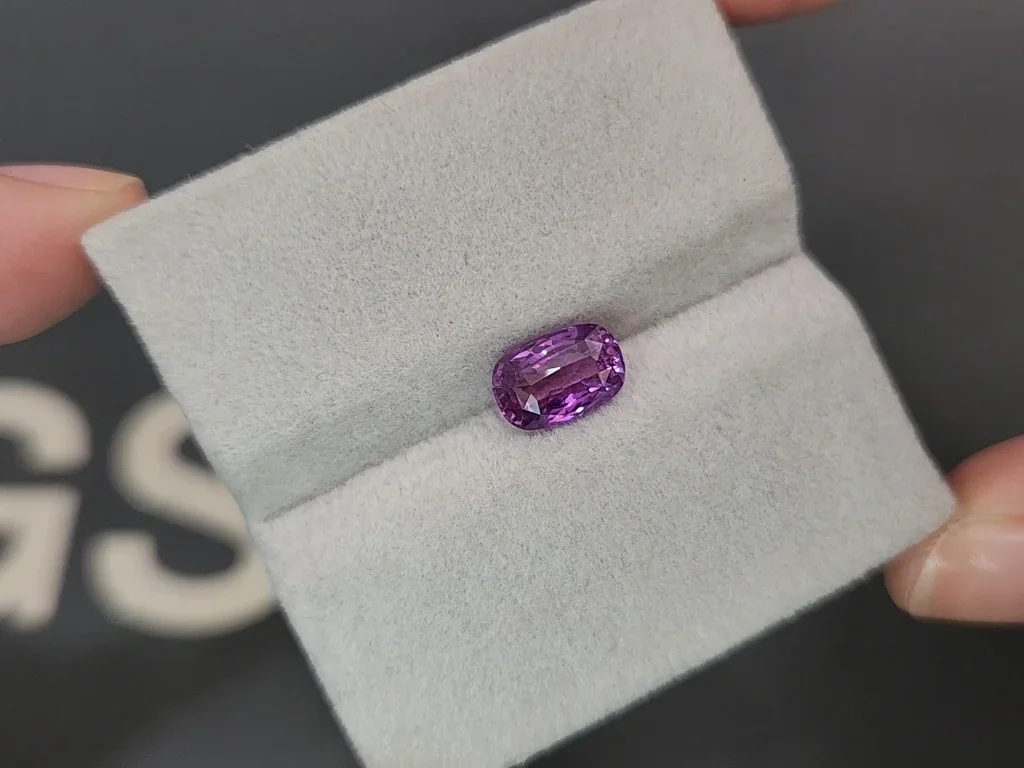 Unheated purple sapphire cushion cut 2.00 carats, Sri Lanka Image №4