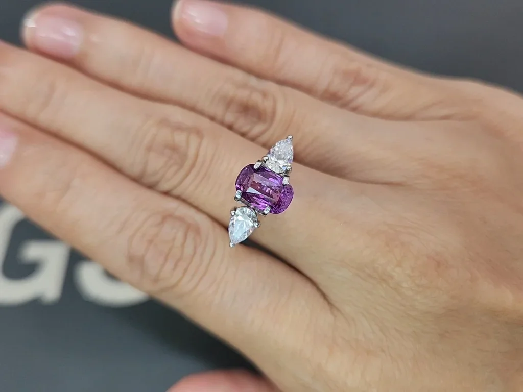 Unheated purple sapphire cushion cut 2.00 carats, Sri Lanka Image №5