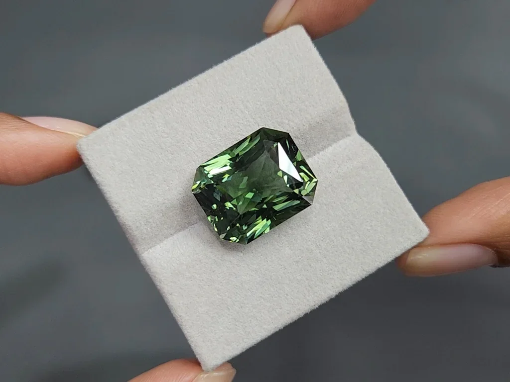 Large green tourmaline radiant cut 17.42 carats, Africa Image №4