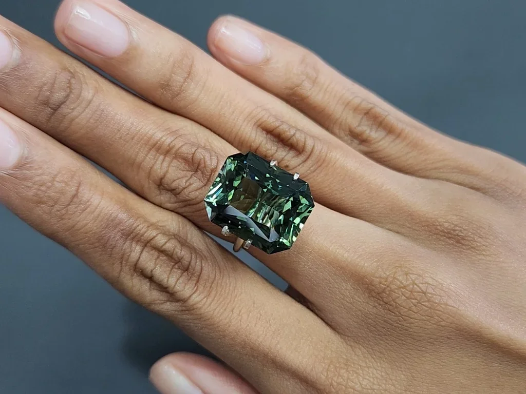 Large green tourmaline radiant cut 17.42 carats, Africa Image №5