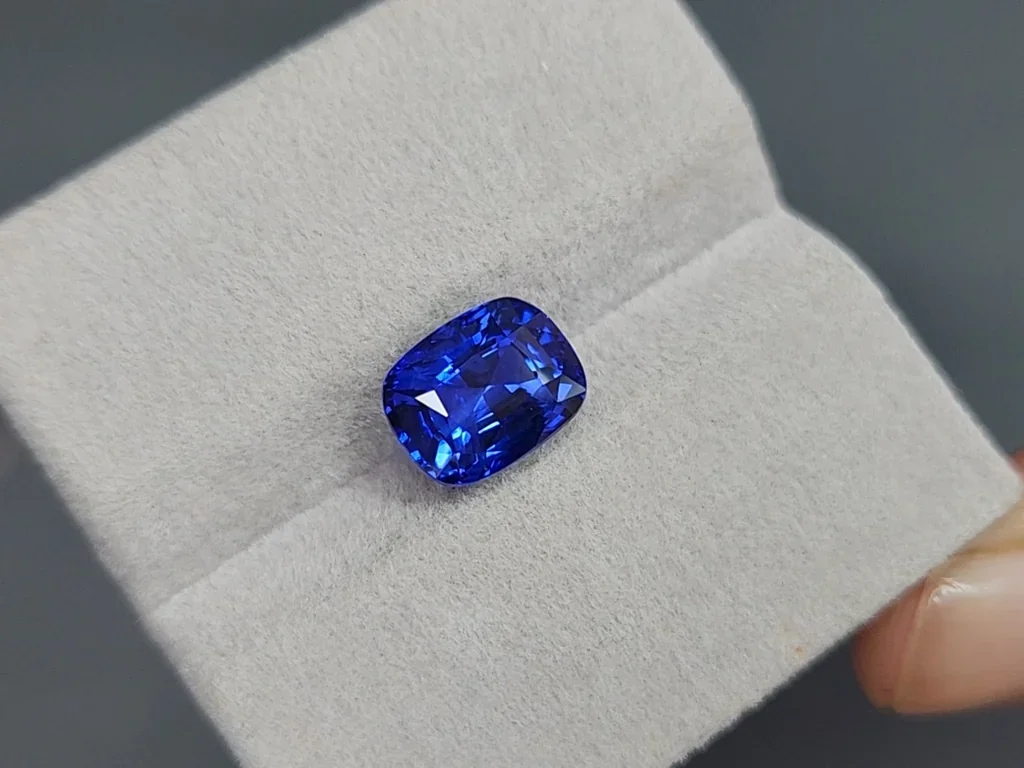 Zafiro azul real talla cojín de 5,10 carats, Sri Lanka  Image №4