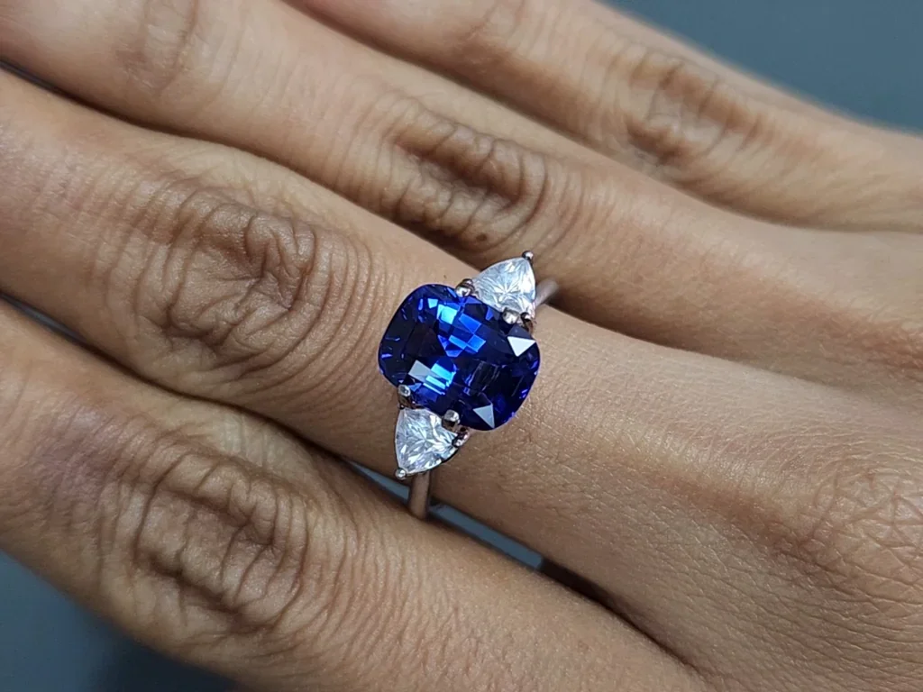 Zafiro azul real talla cojín de 5,10 carats, Sri Lanka  Image №5