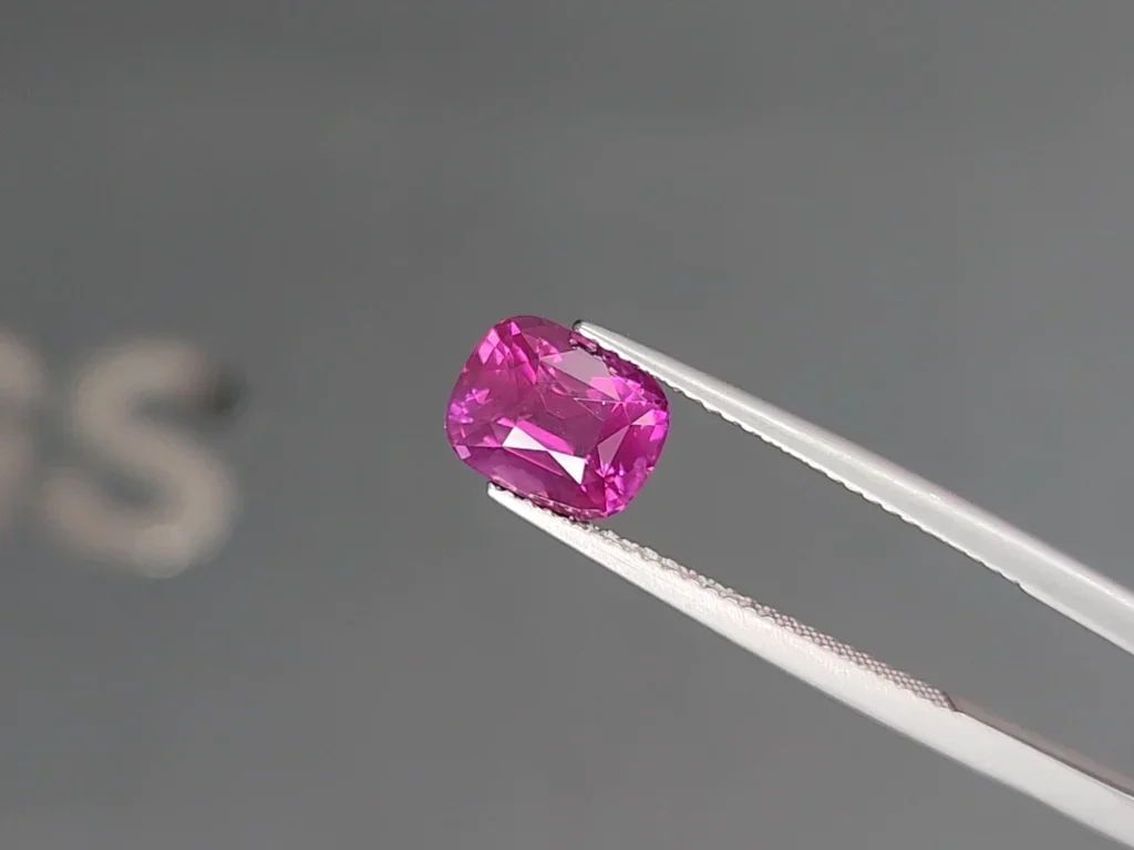 Purple sapphire cushion cut 3.07 carats, Sri Lanka Image №3
