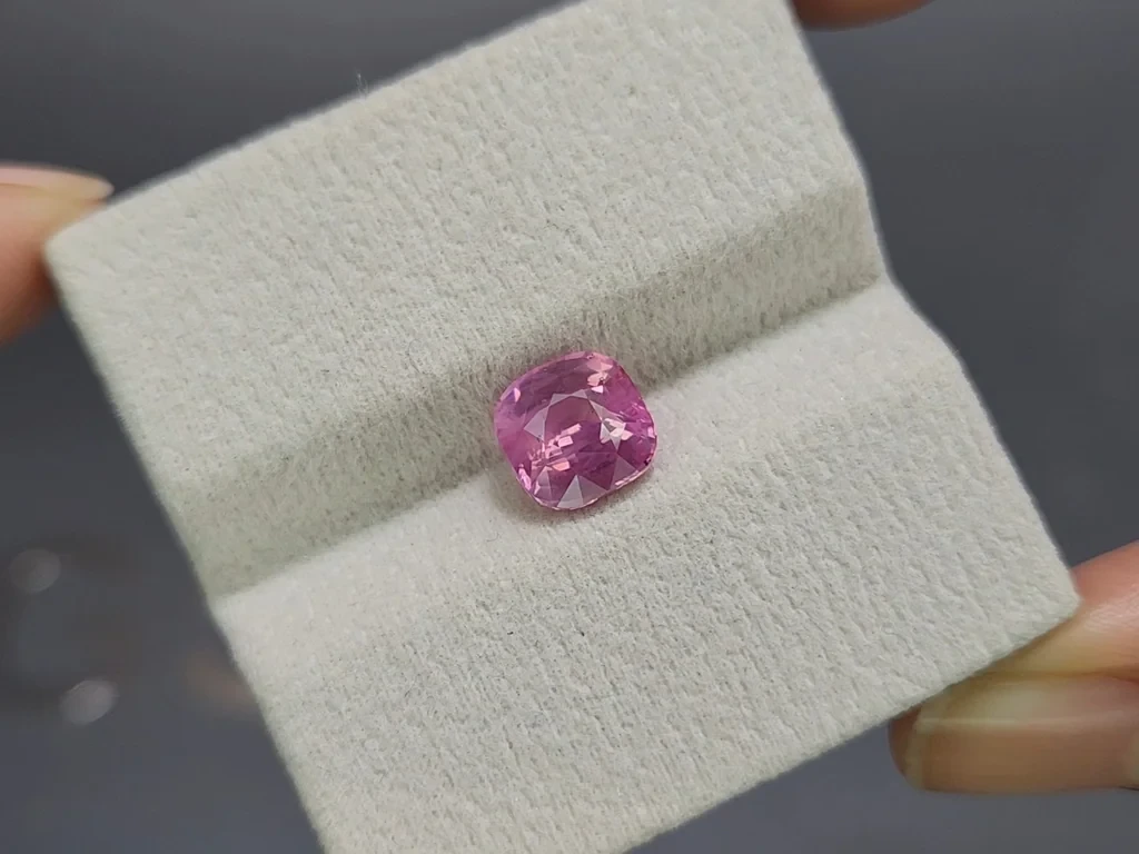 Unbehandelter rosa saphir im cushion-schliff 3,10 karat, Sri Lanka Image №4