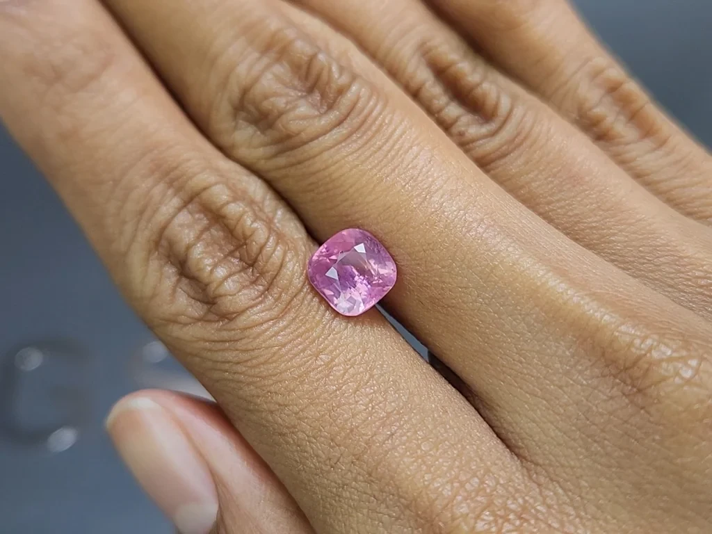 Unbehandelter rosa saphir im cushion-schliff 3,10 karat, Sri Lanka Image №2