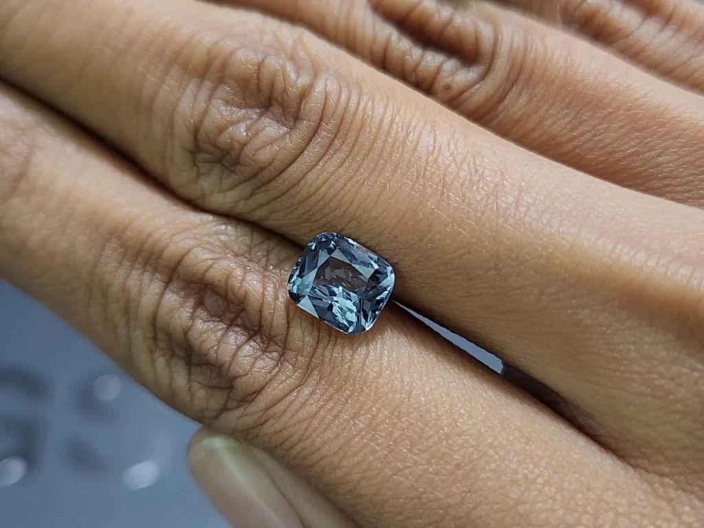 Grauer blue spinell im kissenschliff von 2,32 karat, Tanzania Image №2