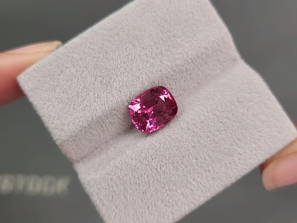 Mansin vivid pink spinel in cushion cut 3.17 carats, Burma Image №4