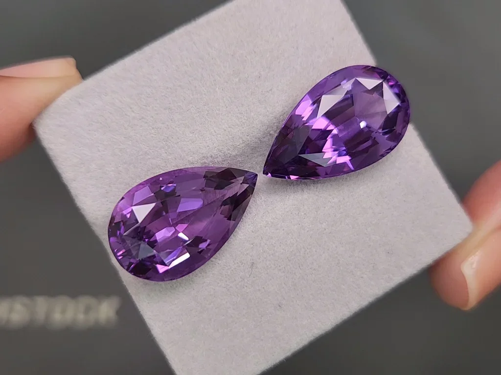 Paar Amethyste im Birnenschliff, 22,25 Karat Image №4