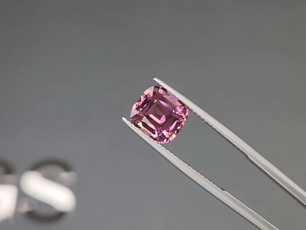 Turmalina rosa talla cojín 3,10 quilates, África Image №3