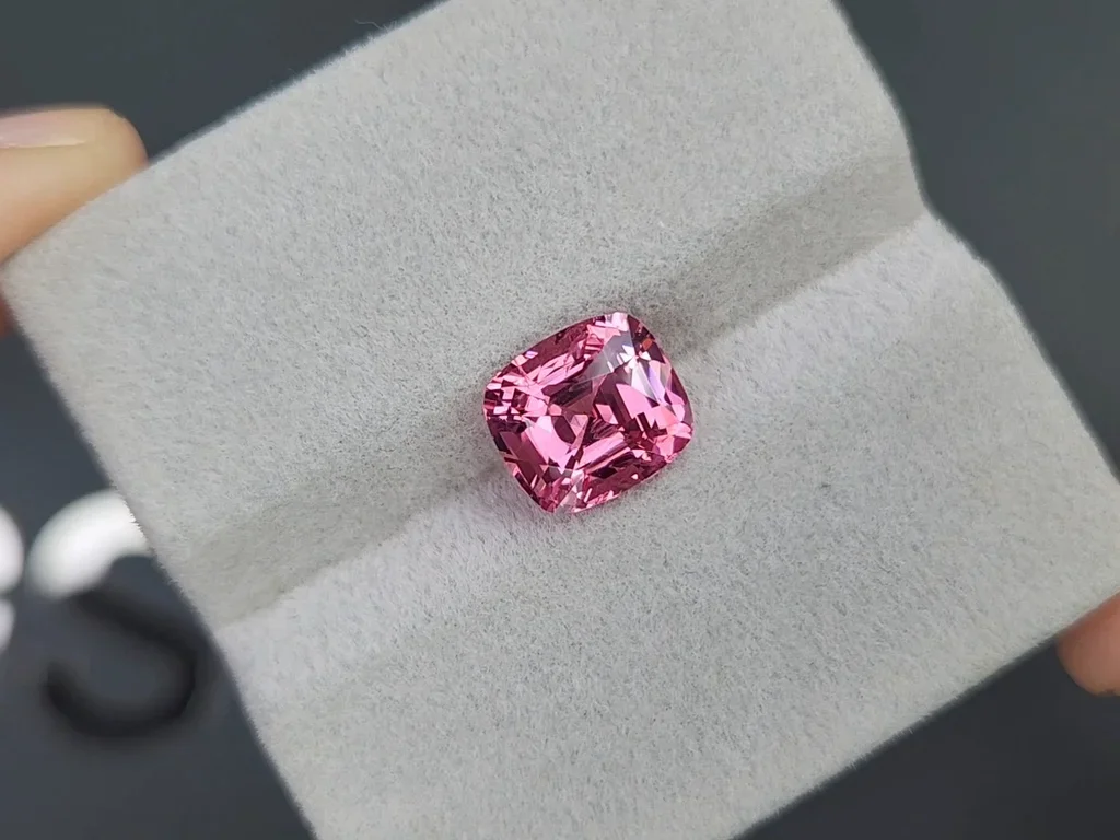 Pink Mahenge spinel in cushion cut 3.16 carats, Tanzania Image №4