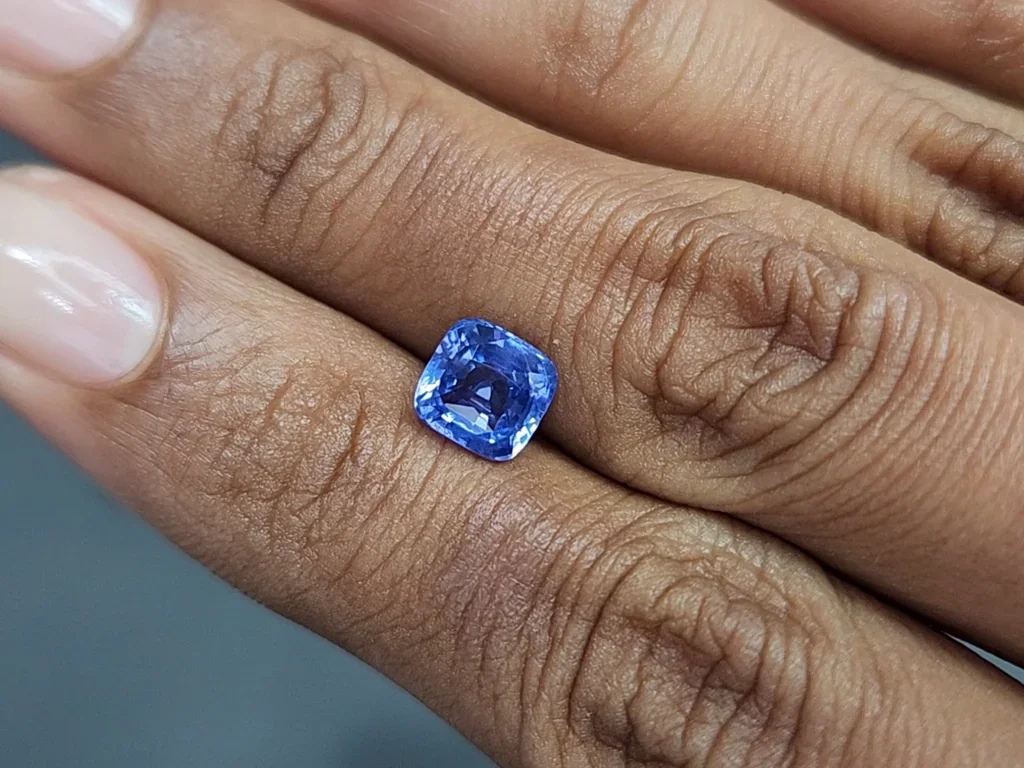 Unbeheizter blauer saphir im kissenschliff 2,05 karats, Sri Lanka Image №2