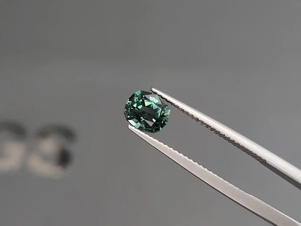 Grüner turmalin im kissenschliff 1,24 karats, Afrika Image №3