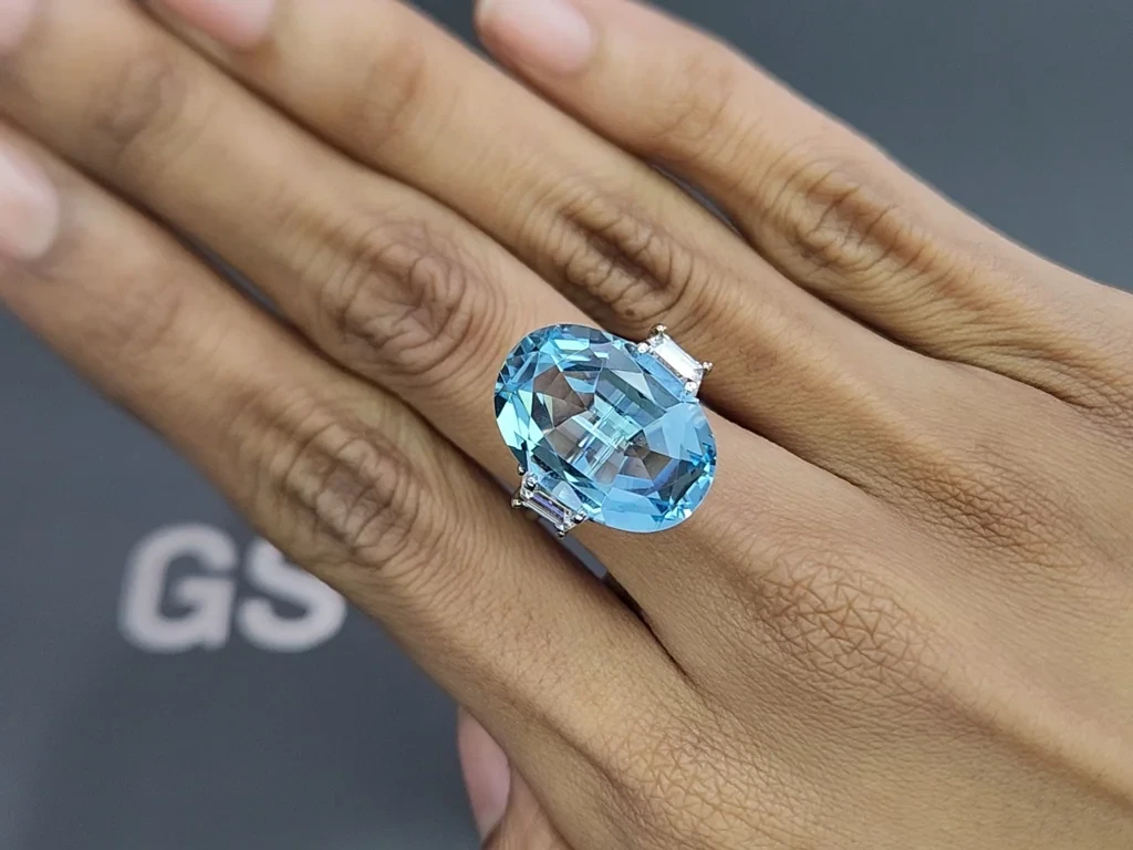 Aigue-marine ovale de grande taille, pesant 13,50 carats, Afrique Image №5