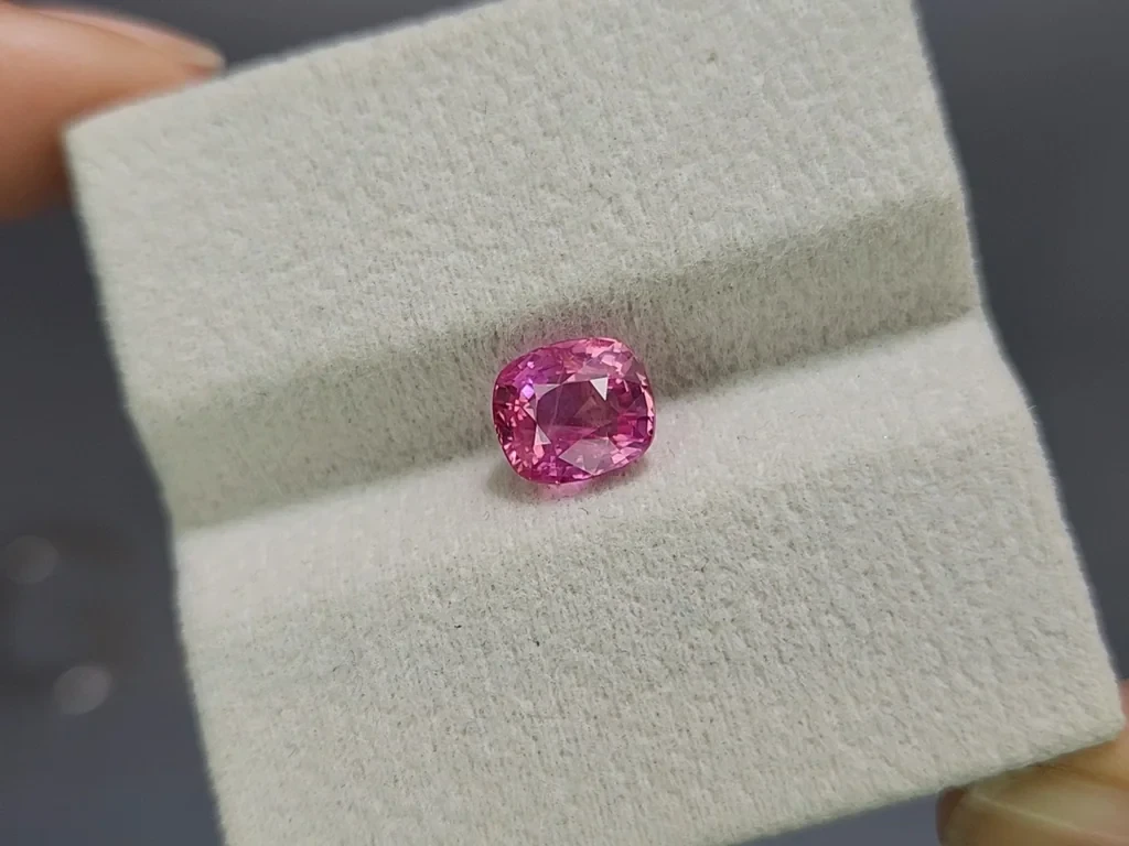 Unbehandelter rosa saphir im cushion-schliff 2,65 karat, Sri Lanka Image №4
