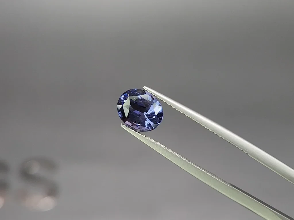 Spinelle de cobalt taille ovale 2,09 carats, Sri Lanka Image №3