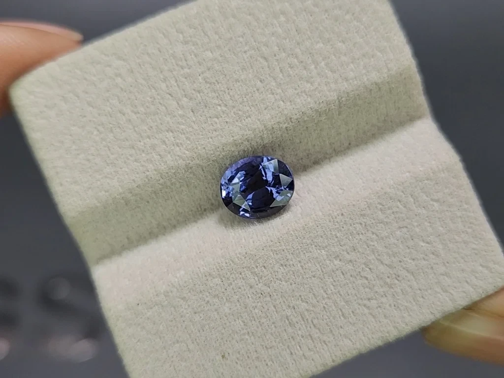 Spinelle de cobalt taille ovale 2,09 carats, Sri Lanka Image №4