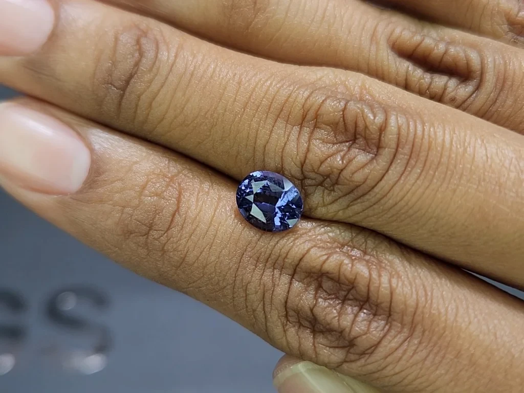 Spinelle de cobalt taille ovale 2,09 carats, Sri Lanka Image №2