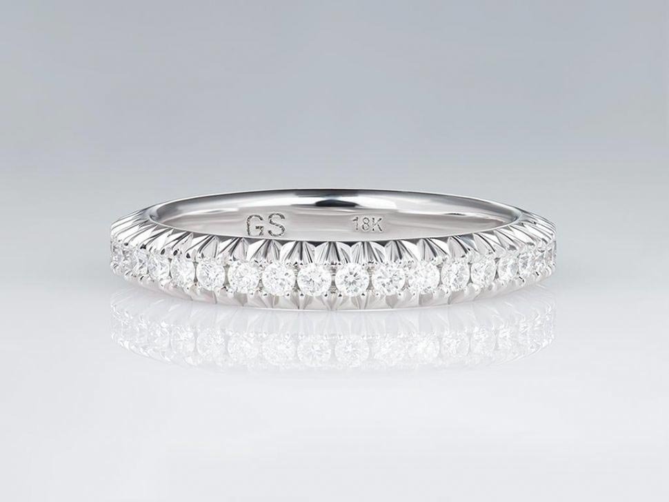 Ring with diamonds in 18-carat white gold Image №1