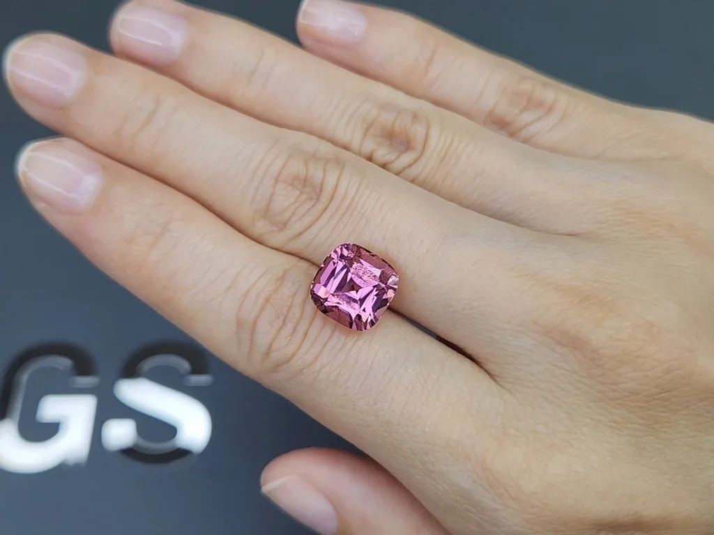 Turmalina rosa talla cojín 6,52 quilates, África Image №2