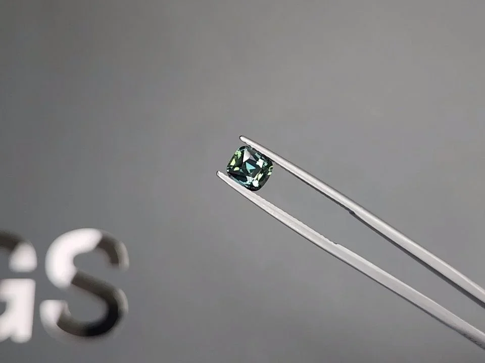 Saphir taille coussin Sarcelle non chauffé 1,17 carats, Madagascar  Image №3