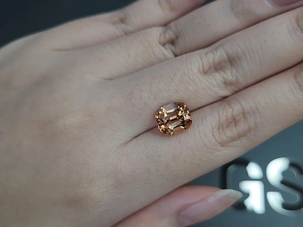 Turmalin im kissenschliff 3,68 karat, Afrika Image №2