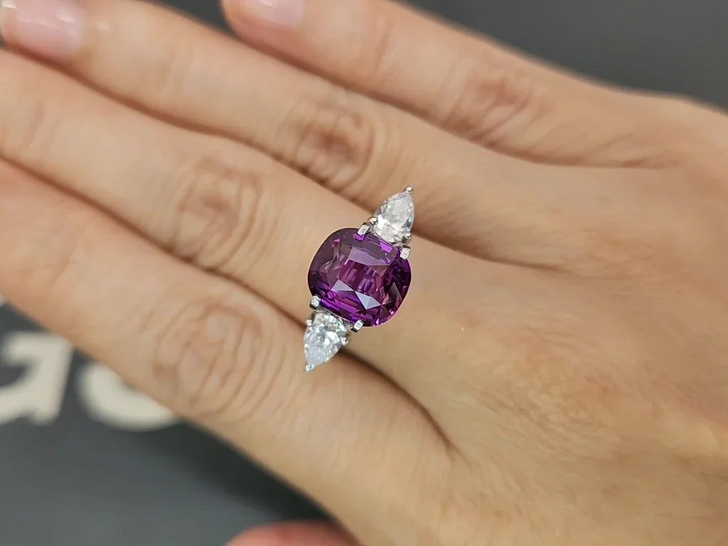 Unique purple unheated sapphire cushion cut 5.01 carats, Sri Lanka Image №5