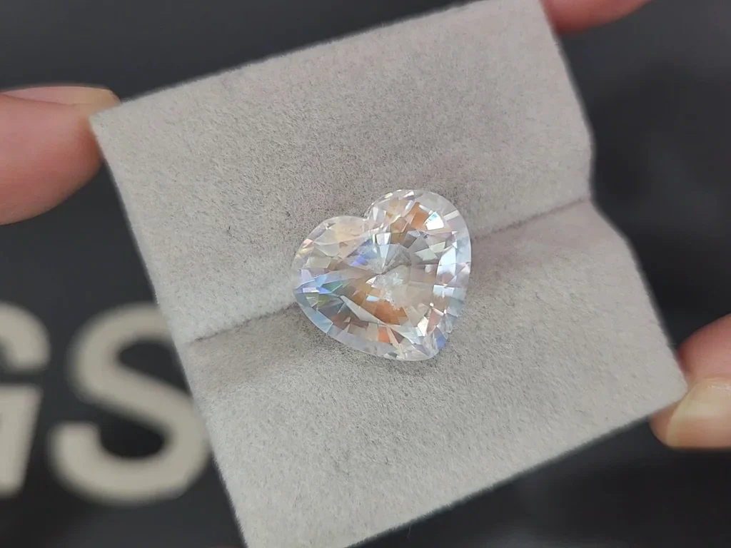 Piedra lunar talla corazón 10,59 carats, de Madagascar Image №4