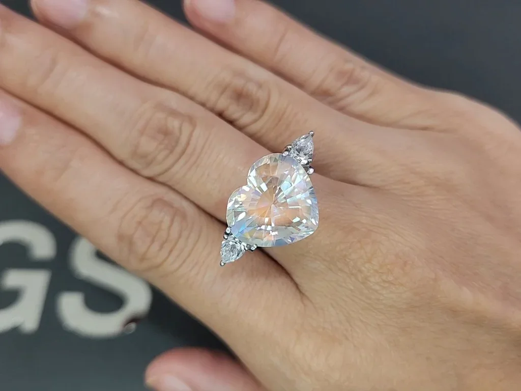 Piedra lunar talla corazón 10,59 carats, de Madagascar Image №5