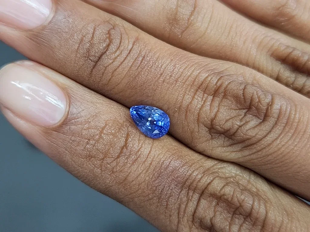 Saphir bleu taille poire non chauffé de 1,58 carat, Sri Lanka Image №2