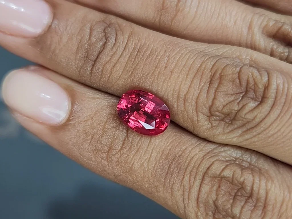 Mahenge Spinell im ovalschliff 3,16 karats, Tansania Image №2