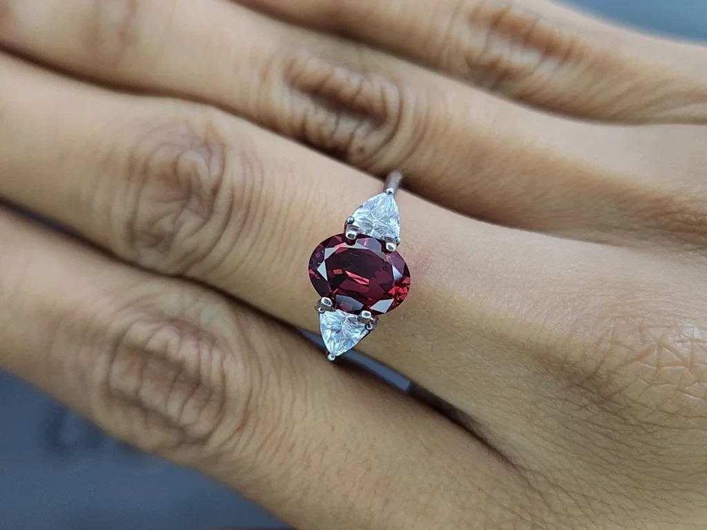 Rhodolith granat im ovalschliff 2,14 karat, Madagaskar Image №5