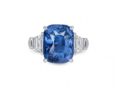 Ring with 7.08 carat Tanzanian cobalt blue spinel and diamonds in 18K white gold photo
