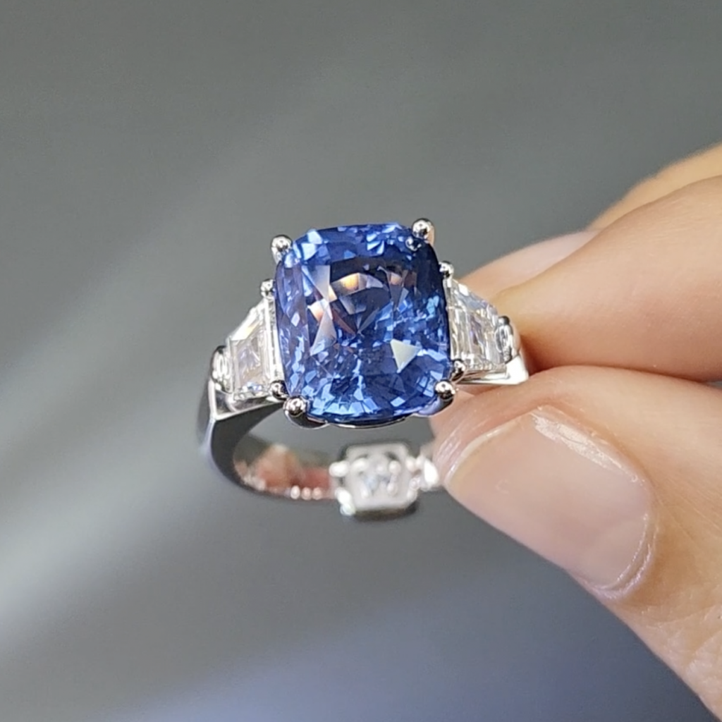Ring with 7.08 carat Tanzanian cobalt blue spinel and diamonds in 18K white gold Image №2