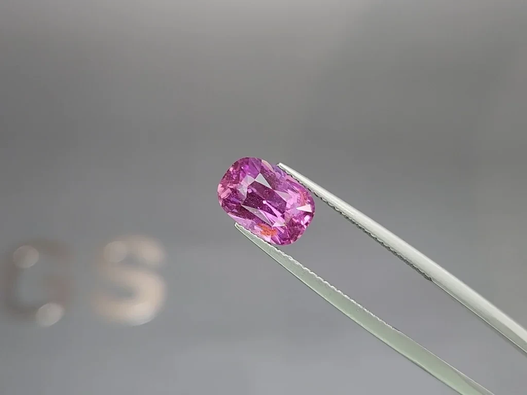 Unheated purple sapphire cushion cut 3.54 carats, Sri Lanka Image №3