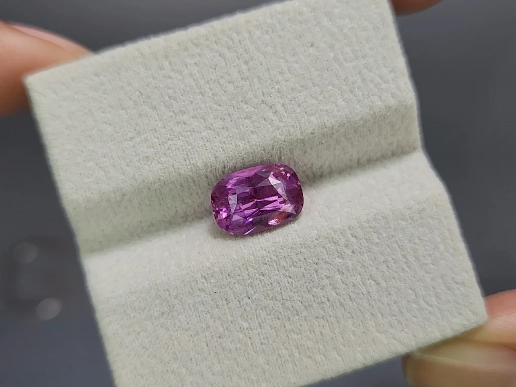 Unheated purple sapphire cushion cut 3.54 carats, Sri Lanka Image №4