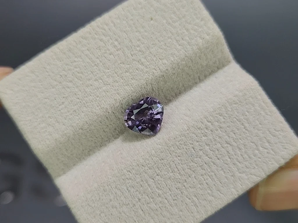 Lila spinell im herzschliff 1,51 carats, Tansania Image №4