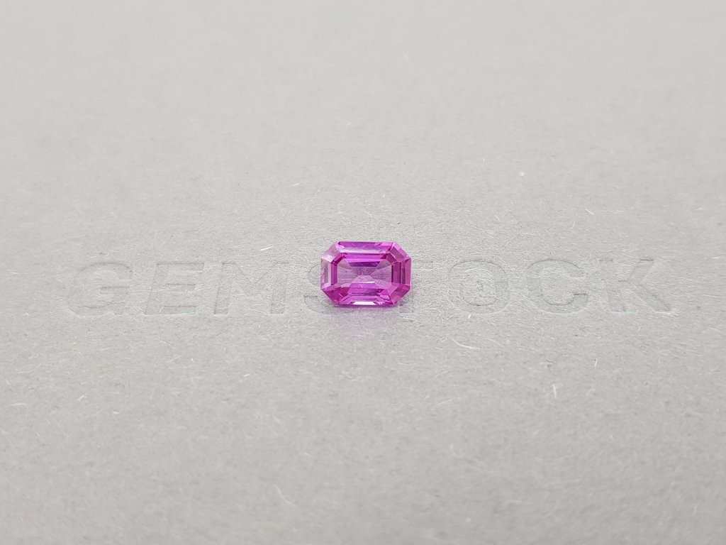 Unheated vivid pink sapphire in octagon cut 1.33 ct, Sri Lanka Image №1