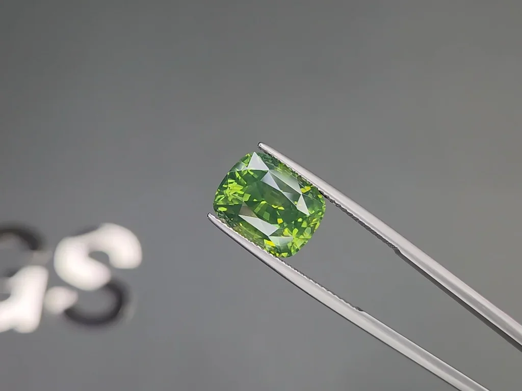 Rare zircon vert naturel taille coussin 8,50 carats, Tanzanie  Image №3