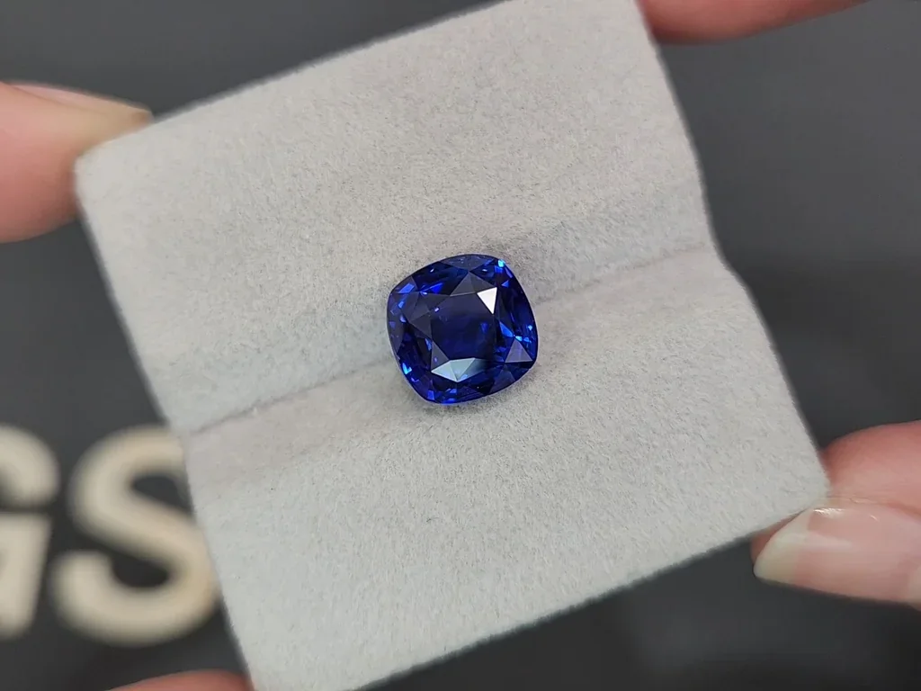 Unheated sapphire Royal Blue cushion cut 7.09 carats, Madagascar Image №4