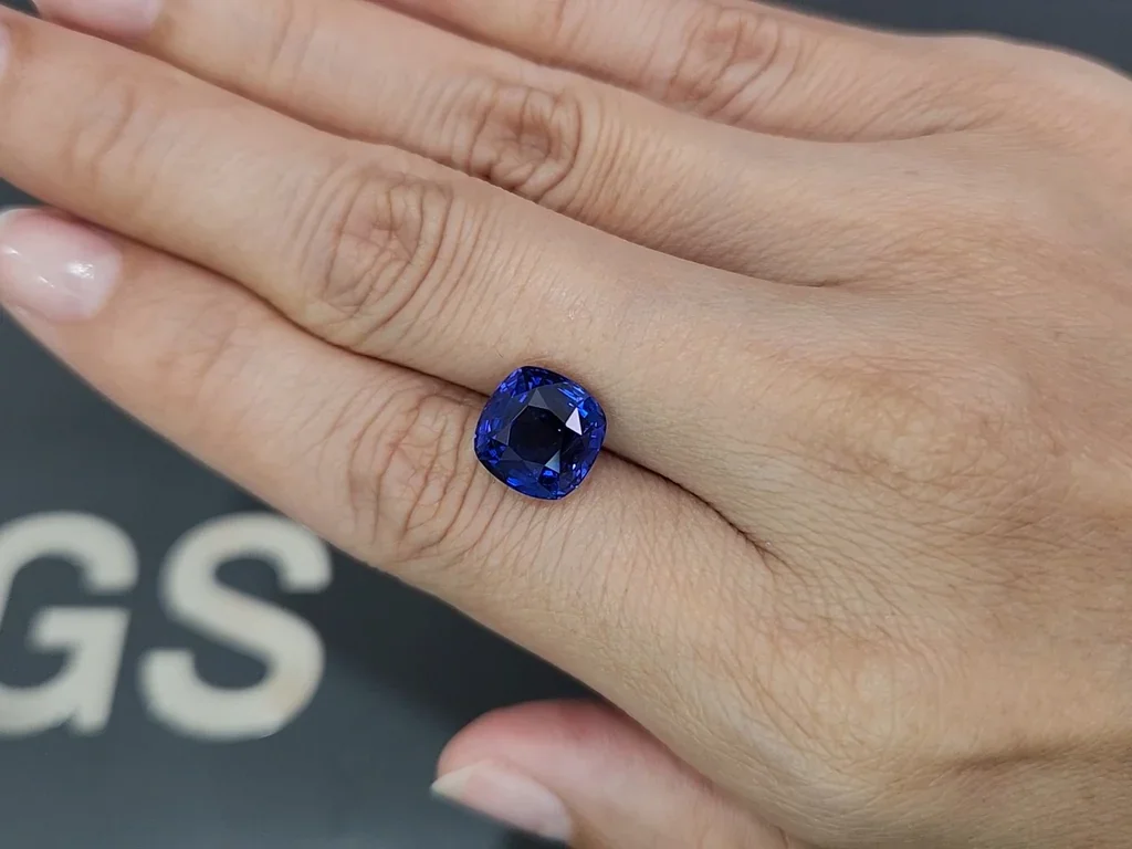 Unheated sapphire Royal Blue cushion cut 7.09 carats, Madagascar Image №2