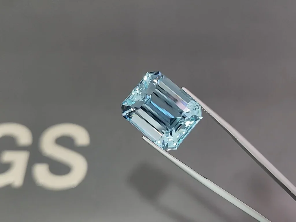 Large aquamarine octagon cut 23.68 carats, Madagascar  Image №3