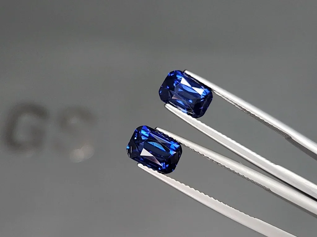 Par de zafiros azul real de talla cojín de 5,40 carats, Sri Lanka Image №3