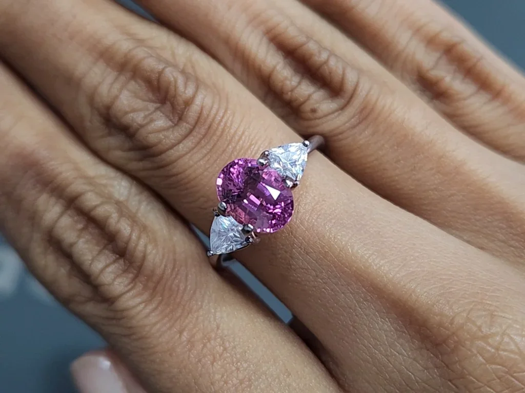 Tourmaline copper Hot Pink oval cut 2.15 carats, Africa Image №5