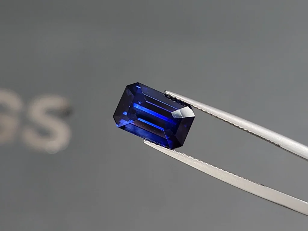 Saphir bleu royal taille octogone de 6,05 carats, Sri Lanka  Image №3