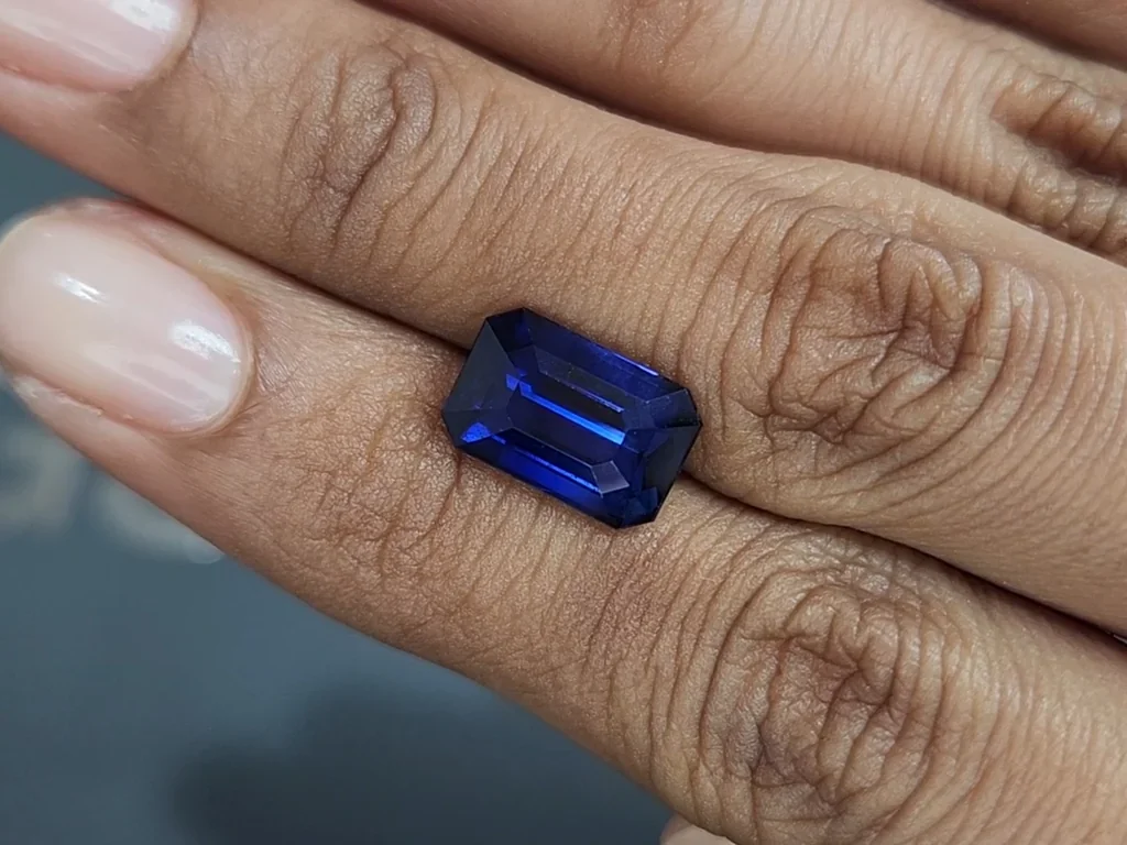 Saphir bleu royal taille octogone de 6,05 carats, Sri Lanka  Image №2