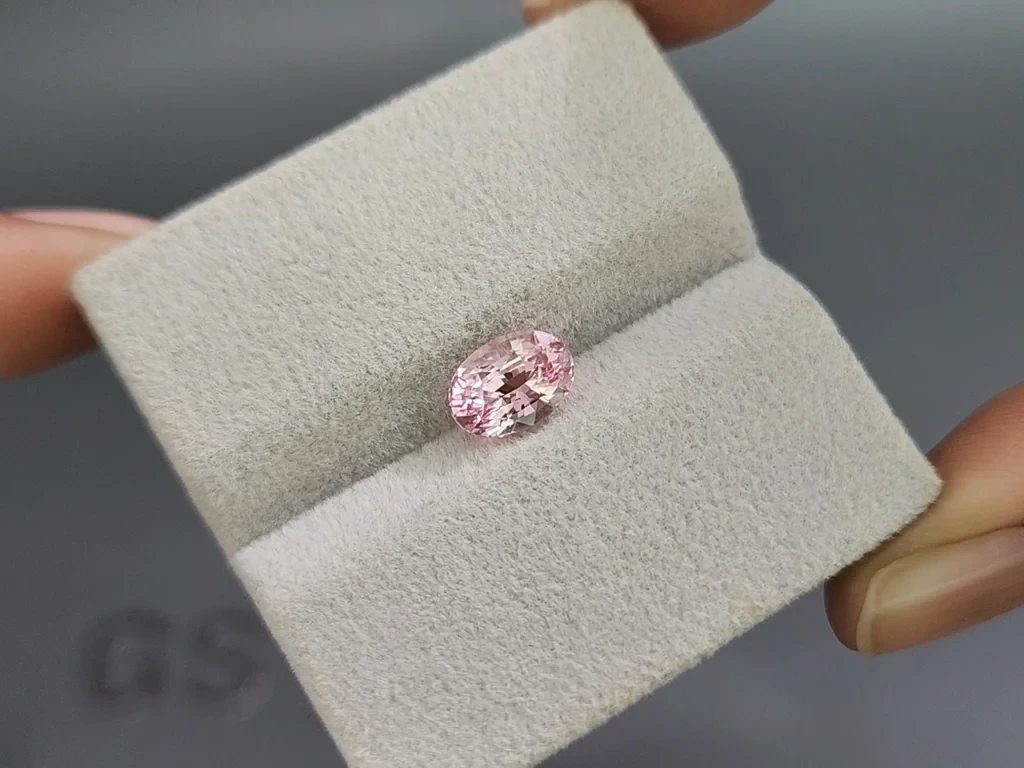 Saphir Padparadscha non chauffé 2,18 carats taille ovale, Sri Lanka  Image №4