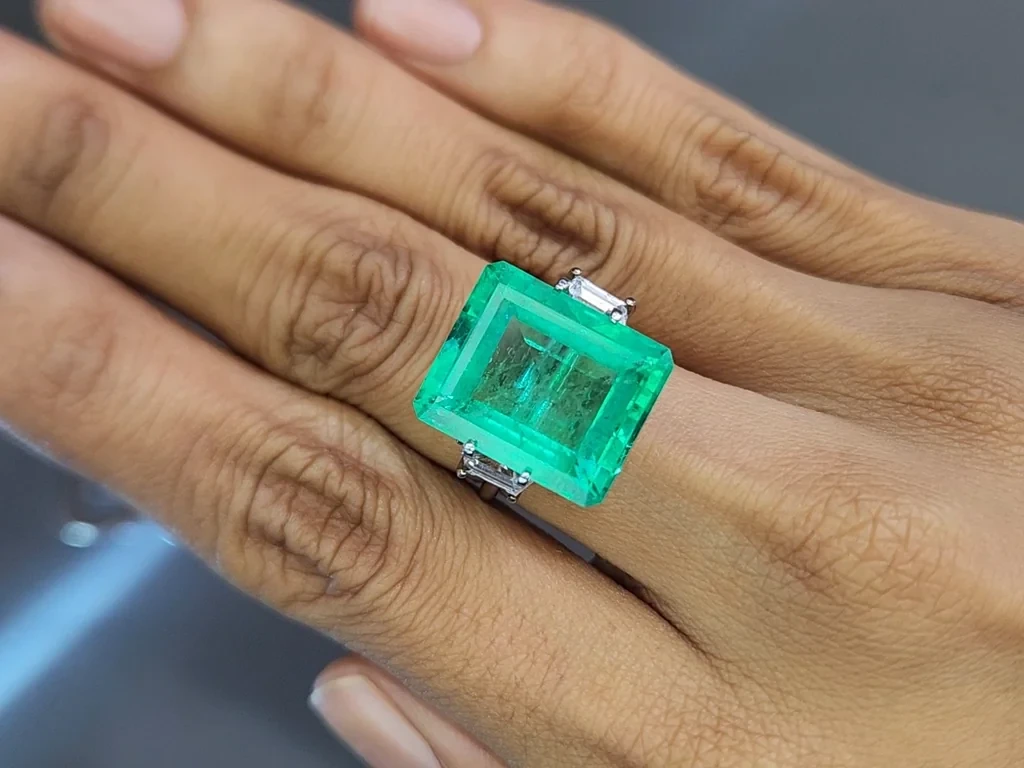 Emerald octagon cut 15.52 carats, Colombia Image №5