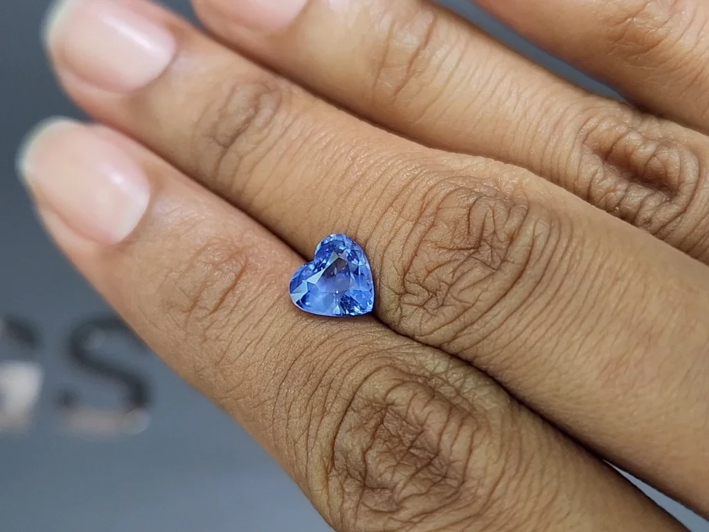 Blauer saphir im herzschliff 2,01 karat, Sri Lanka Image №2