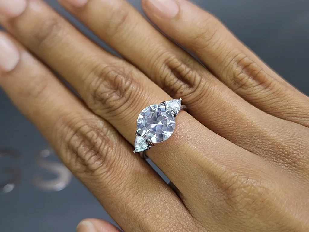 Saphir blanc de taille ronde 3,85 carats, Sri Lanka Image №5