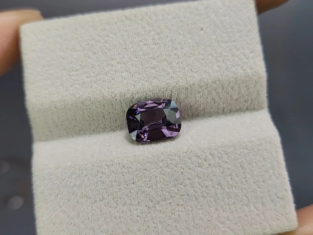 Violetter spinell im cushion-schliff 2,36 karat, Tanzania Image №4